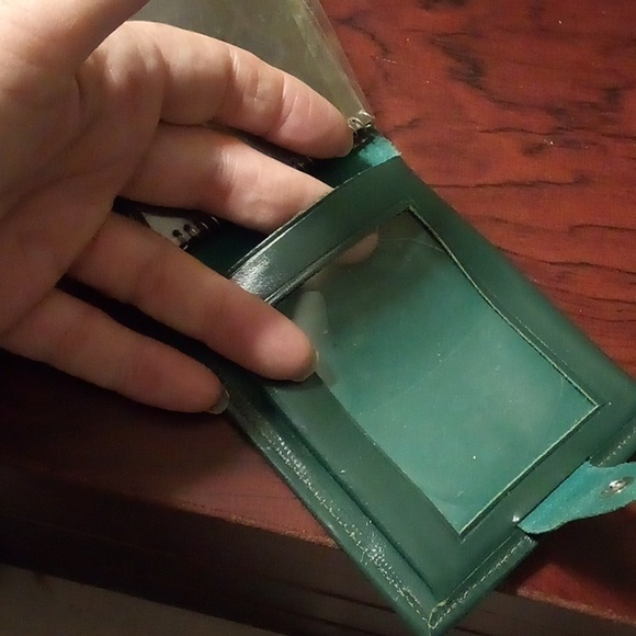 Green Genuine Cowhide Wallet - Picture 12 of 13